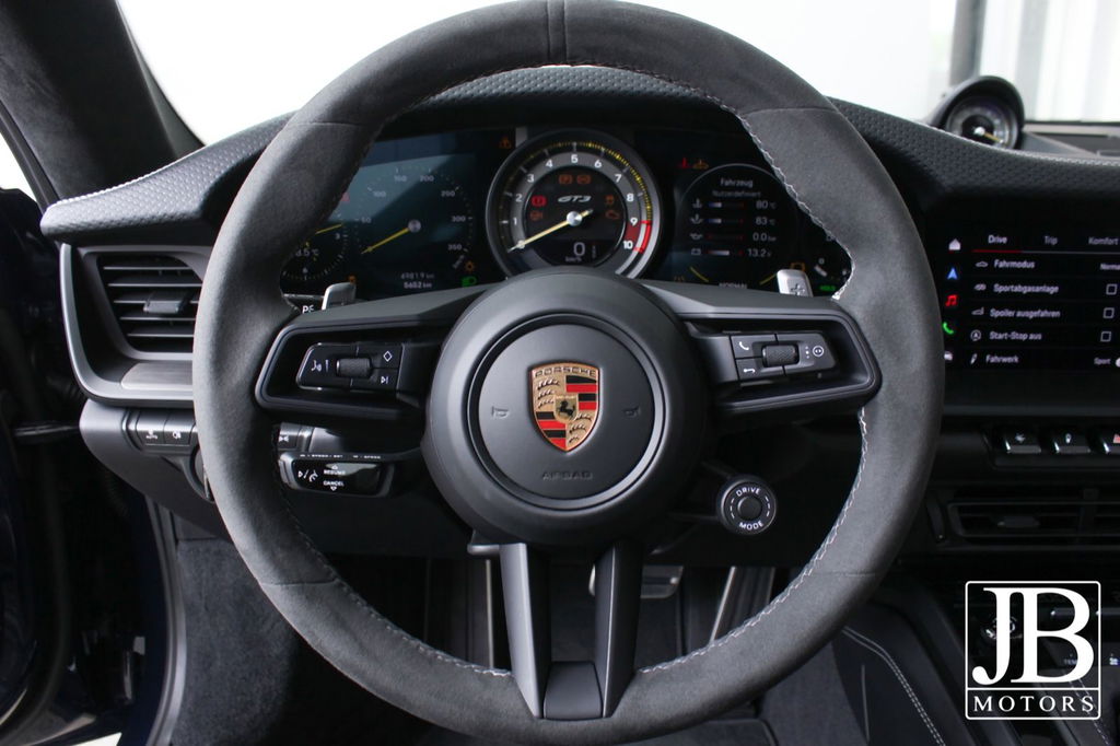 Porsche 992 GT3 Touring