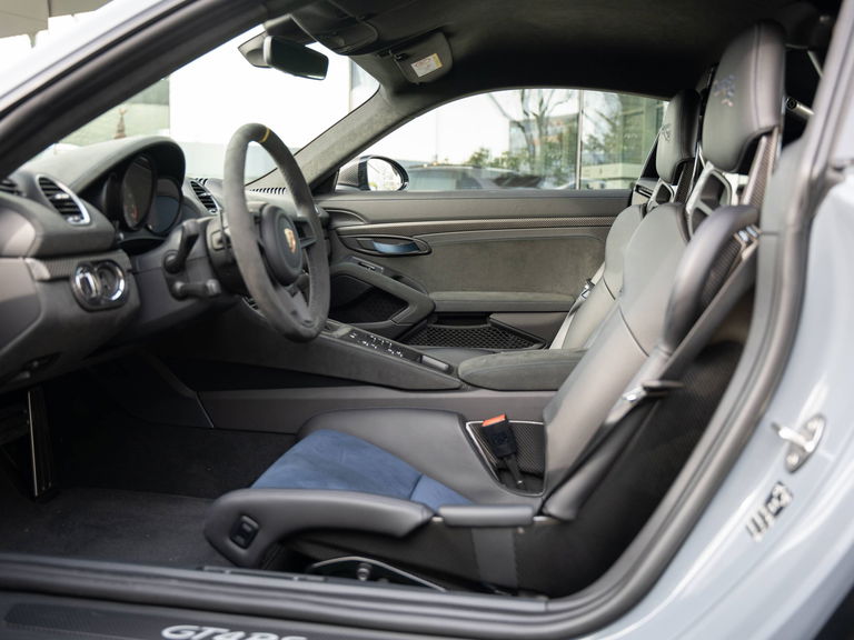 Porsche 718 Cayman GT4 RS