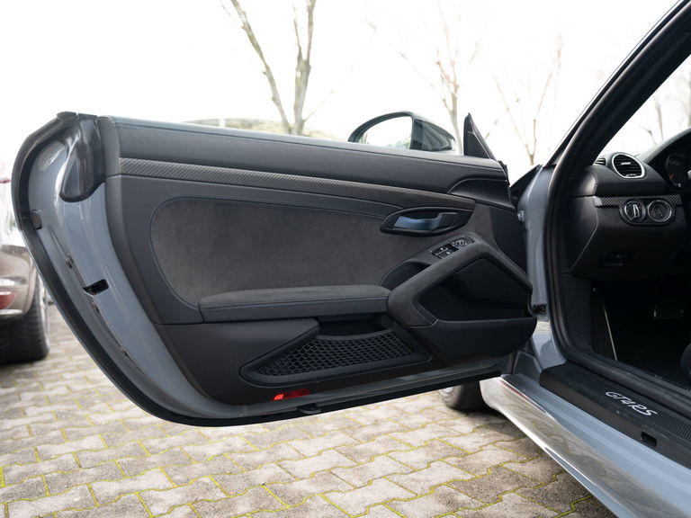 Porsche 718 Cayman GT4 RS