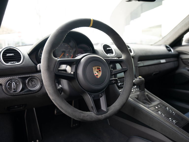 Porsche 718 Cayman GT4 RS