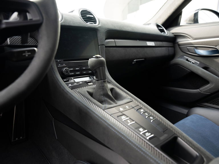 Porsche 718 Cayman GT4 RS