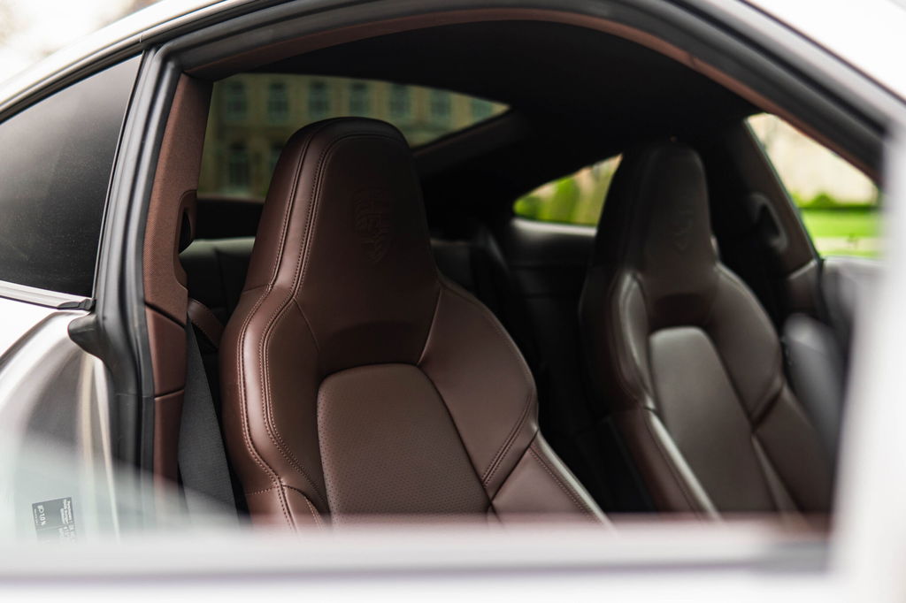 Porsche 992 Carrera 4S