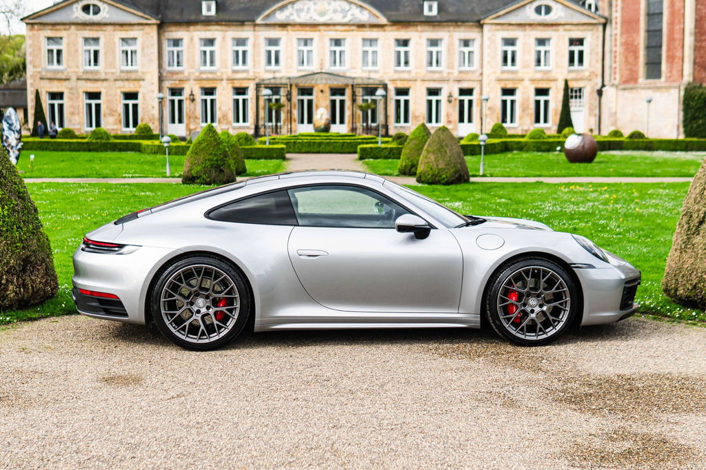 Porsche 992 Carrera 4S