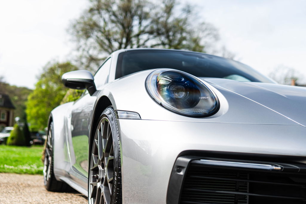 Porsche 992 Carrera 4S