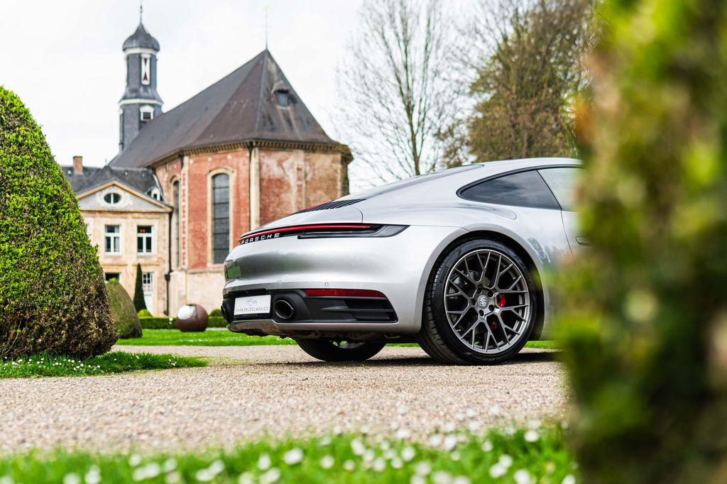 Porsche 992 Carrera 4S