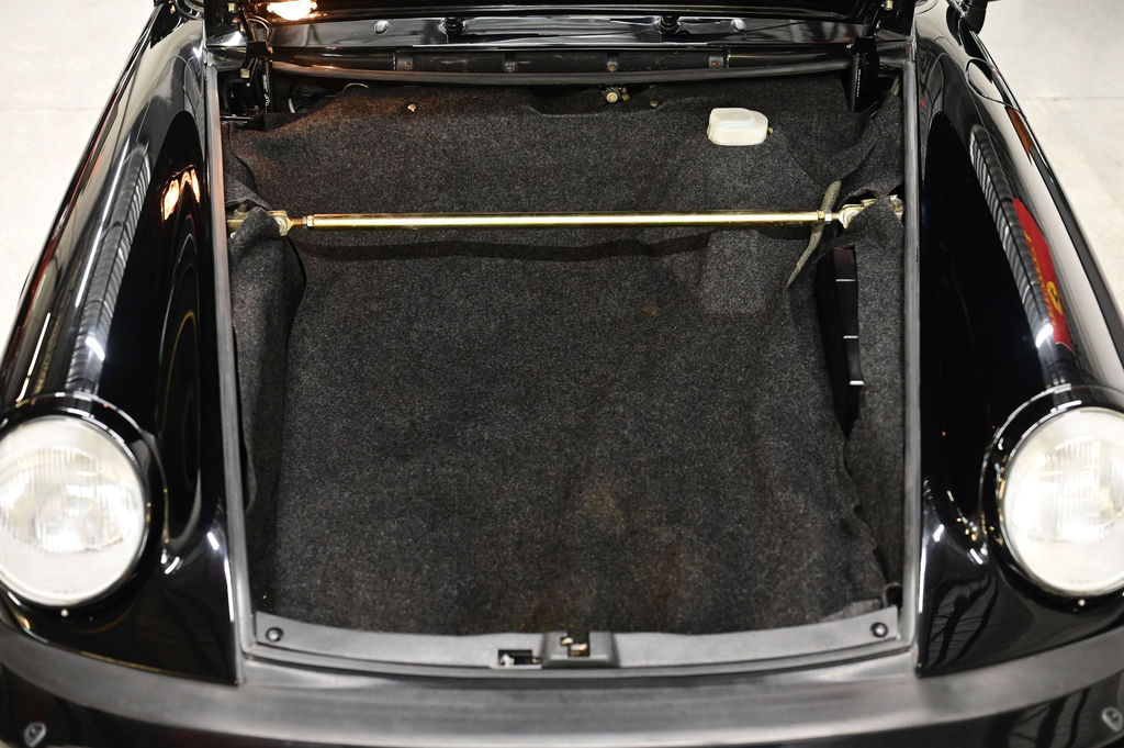 Porsche 911 Carrera 3.2 (US)