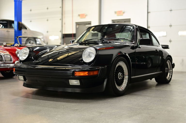 Porsche 911 Carrera 3.2 (US)
