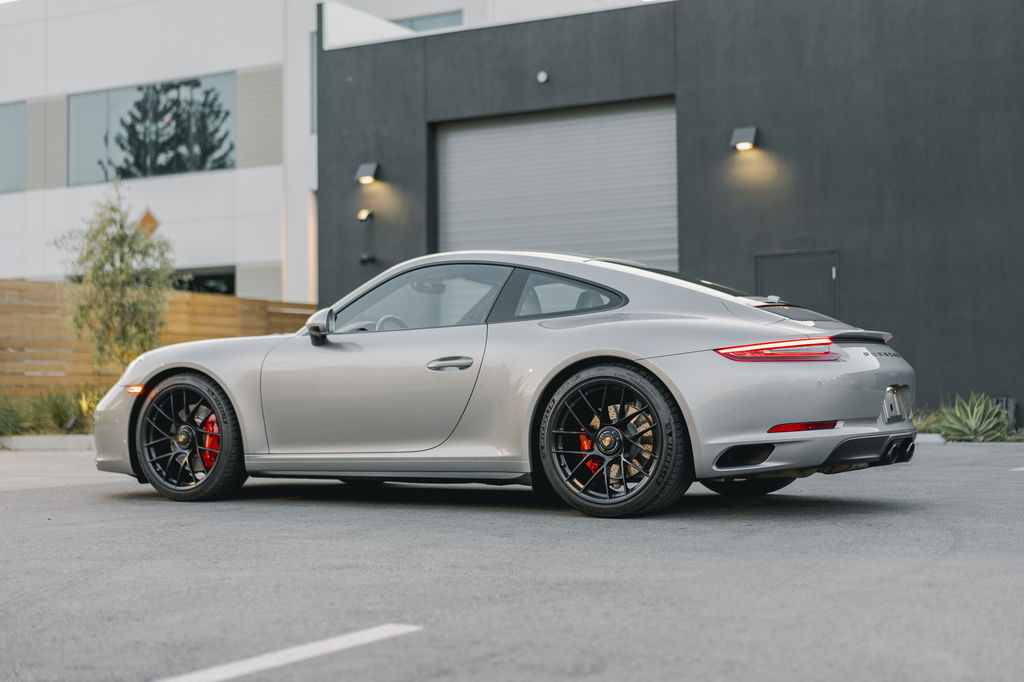 Porsche 991.2 Carrera GTS