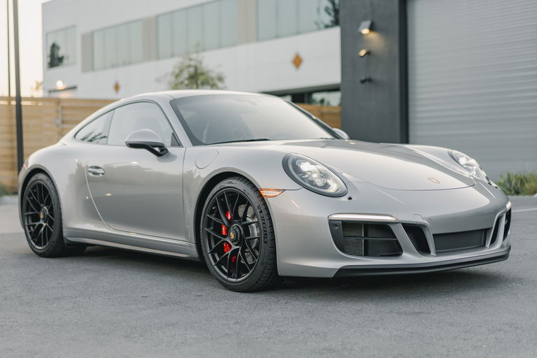 Porsche 991.2 Carrera GTS