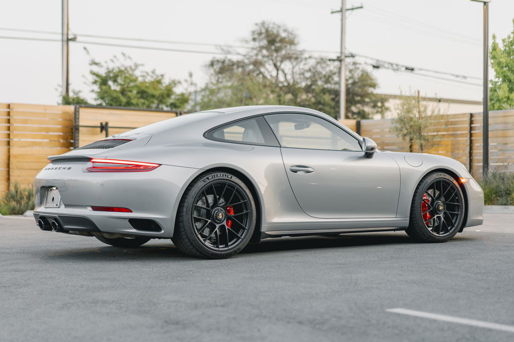 Porsche 991.2 Carrera GTS