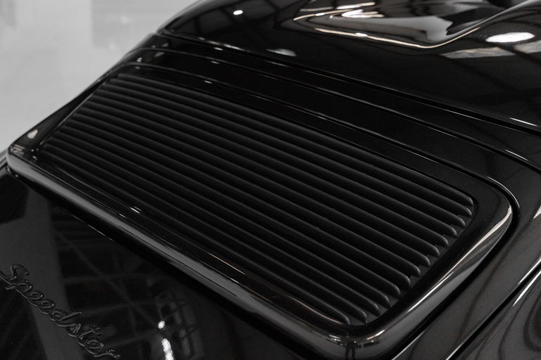 Porsche 964 Carrera 2 Speedster