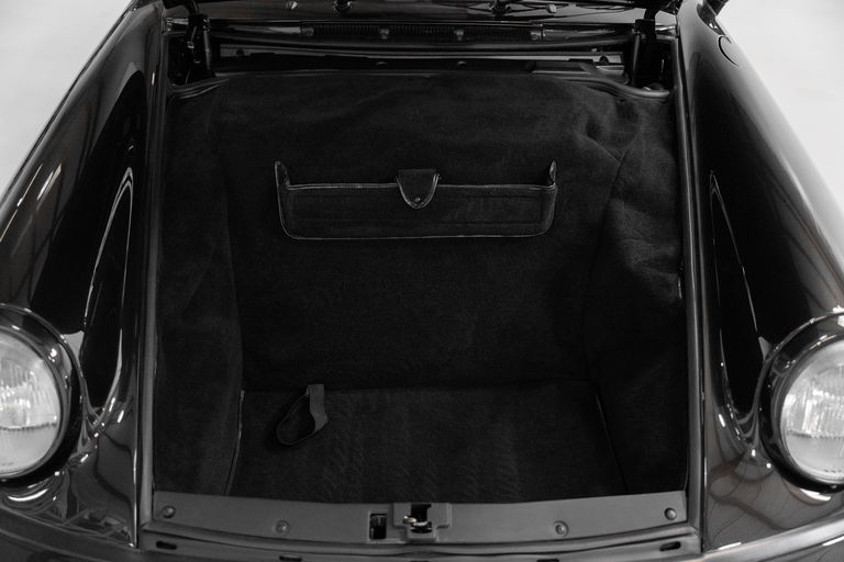 Porsche 964 Carrera 2 Speedster