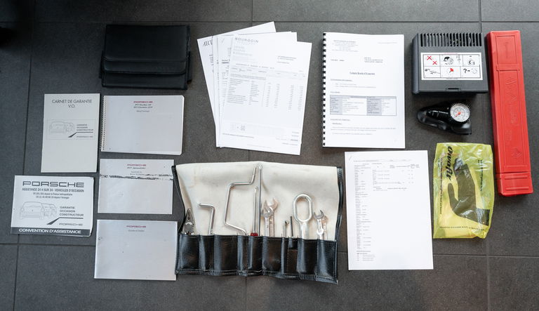 Porsche 964 Carrera 2 Speedster