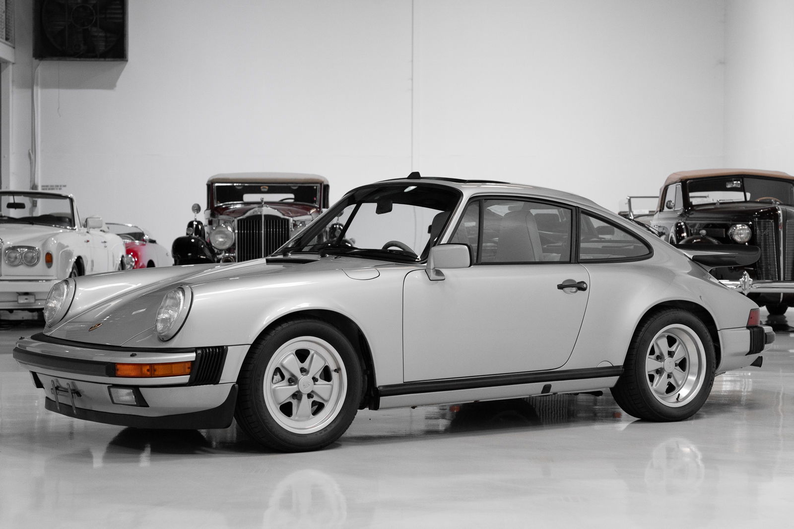 Porsche 911 Carrera 3.2 