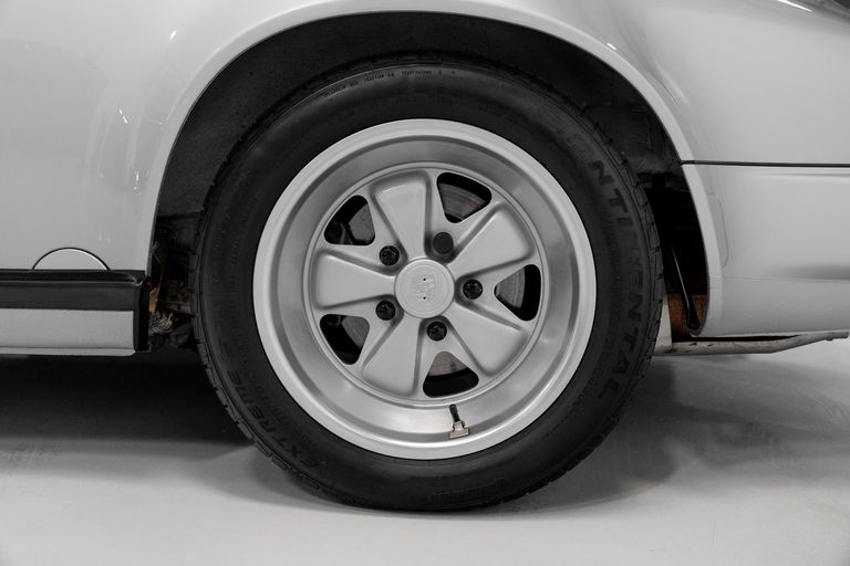 Porsche 911 Carrera 3.2 “25 Jahre 911”