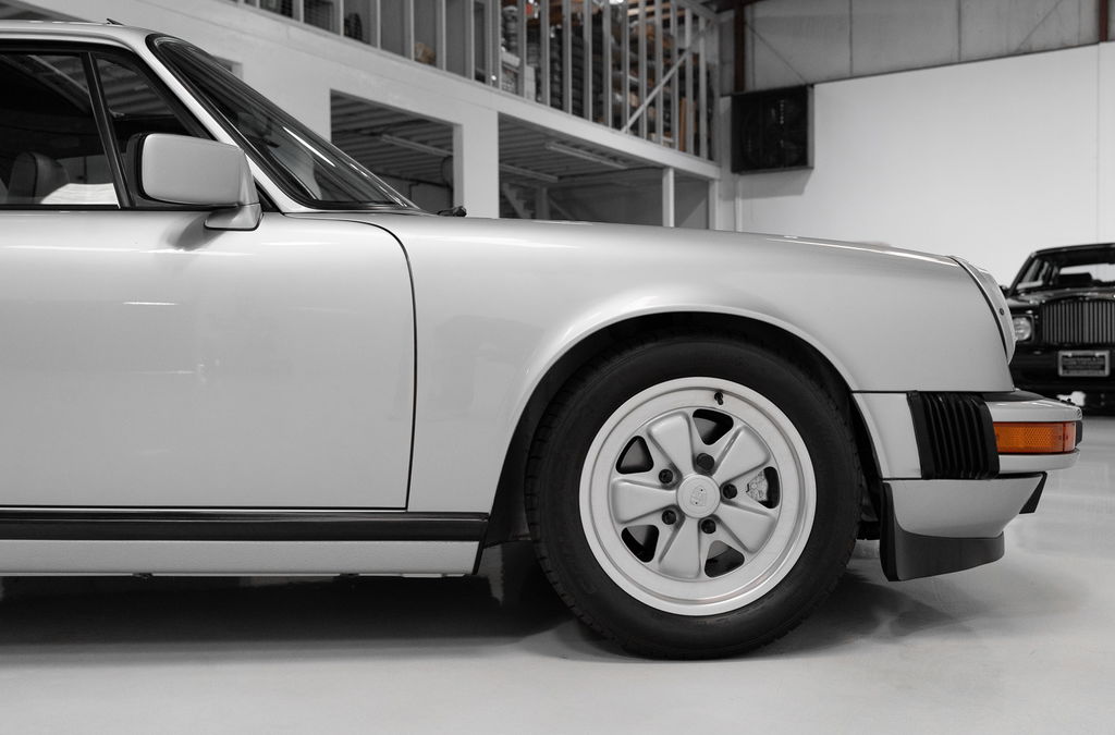 Porsche 911 Carrera 3.2 “25 Jahre 911”