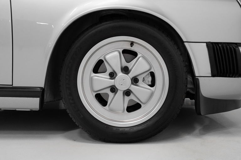 Porsche 911 Carrera 3.2 “25 Jahre 911”