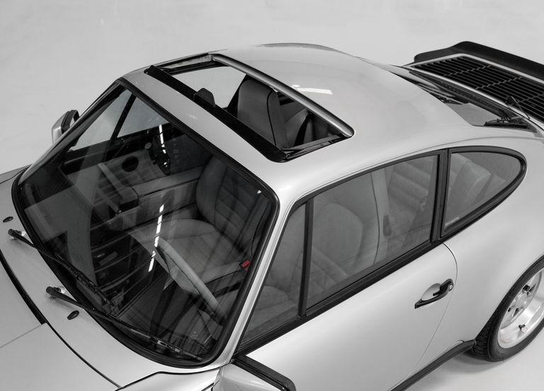 Porsche 911 Carrera 3.2 “25 Jahre 911”