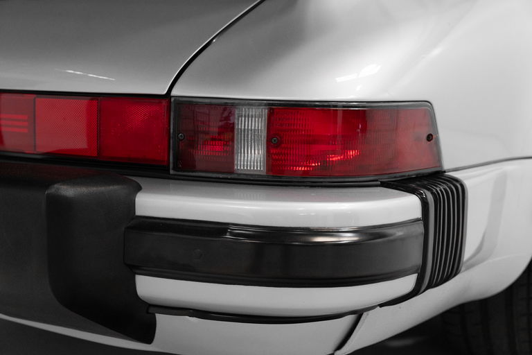 Porsche 911 Carrera 3.2 “25 Jahre 911”