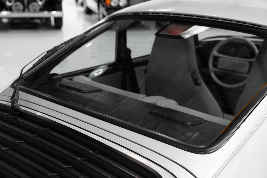 Porsche 911 Carrera 3.2 “25 Jahre 911”