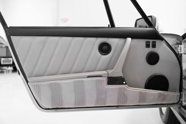 Porsche 911 Carrera 3.2 “25 Jahre 911”