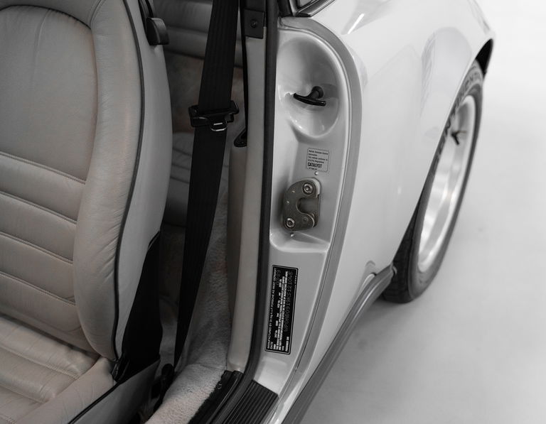 Porsche 911 Carrera 3.2 “25 Jahre 911”