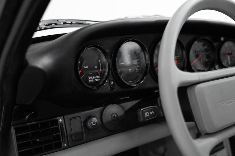 Porsche 911 Carrera 3.2 “25 Jahre 911”