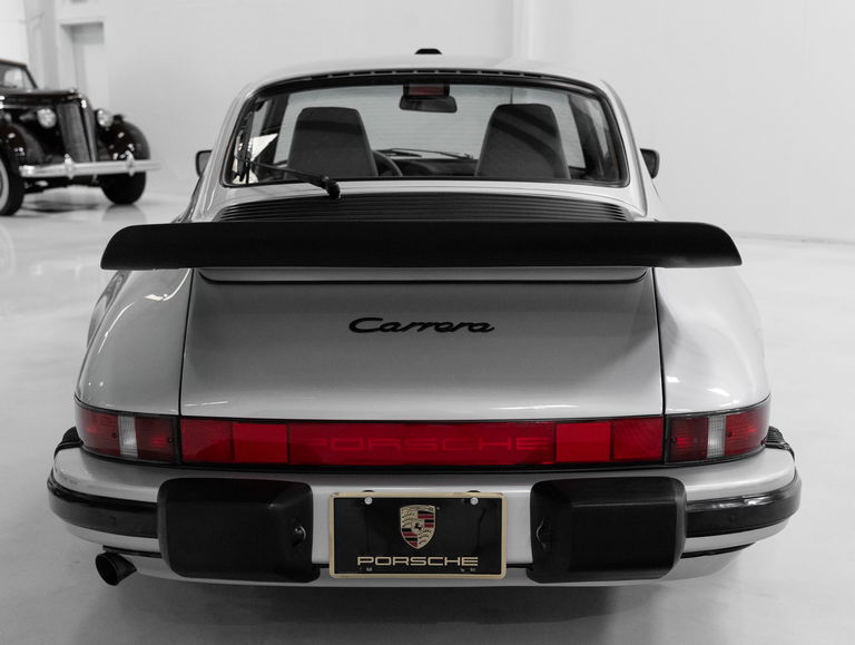 Porsche 911 Carrera 3.2 “25 Jahre 911”