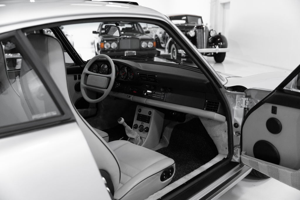 Porsche 911 Carrera 3.2 “25 Jahre 911”