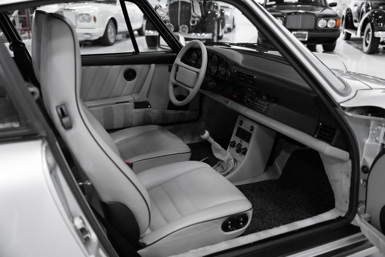 Porsche 911 Carrera 3.2 “25 Jahre 911”