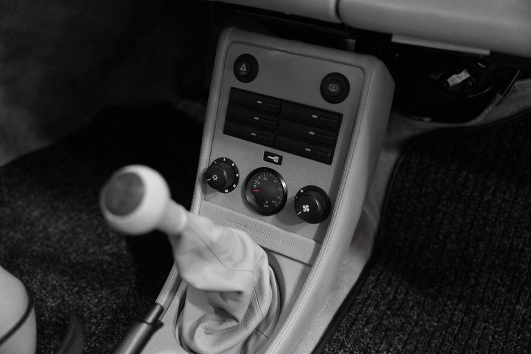 Porsche 911 Carrera 3.2 “25 Jahre 911”