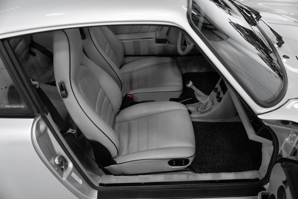 Porsche 911 Carrera 3.2 “25 Jahre 911”