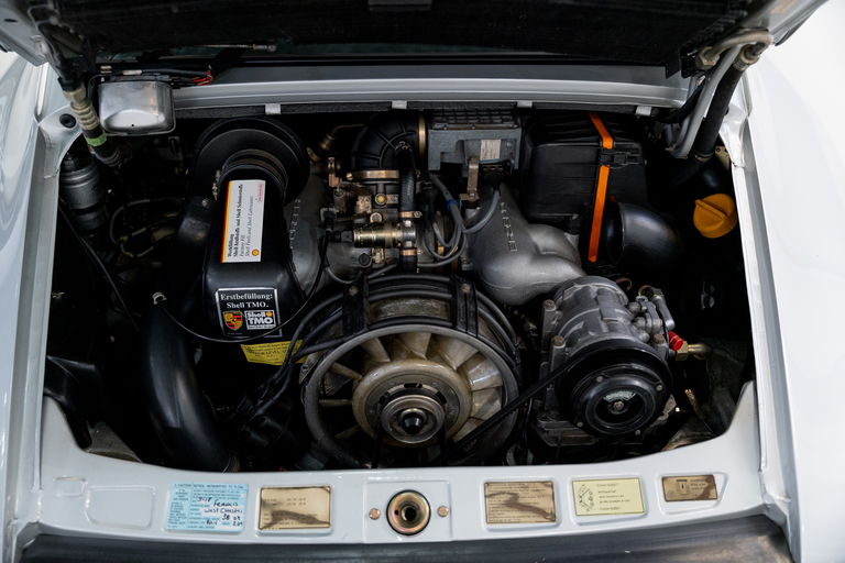 Porsche 911 Carrera 3.2 “25 Jahre 911”