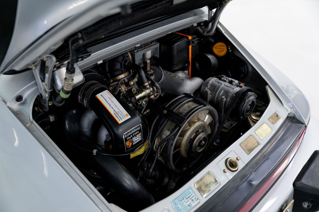 Porsche 911 Carrera 3.2 “25 Jahre 911”