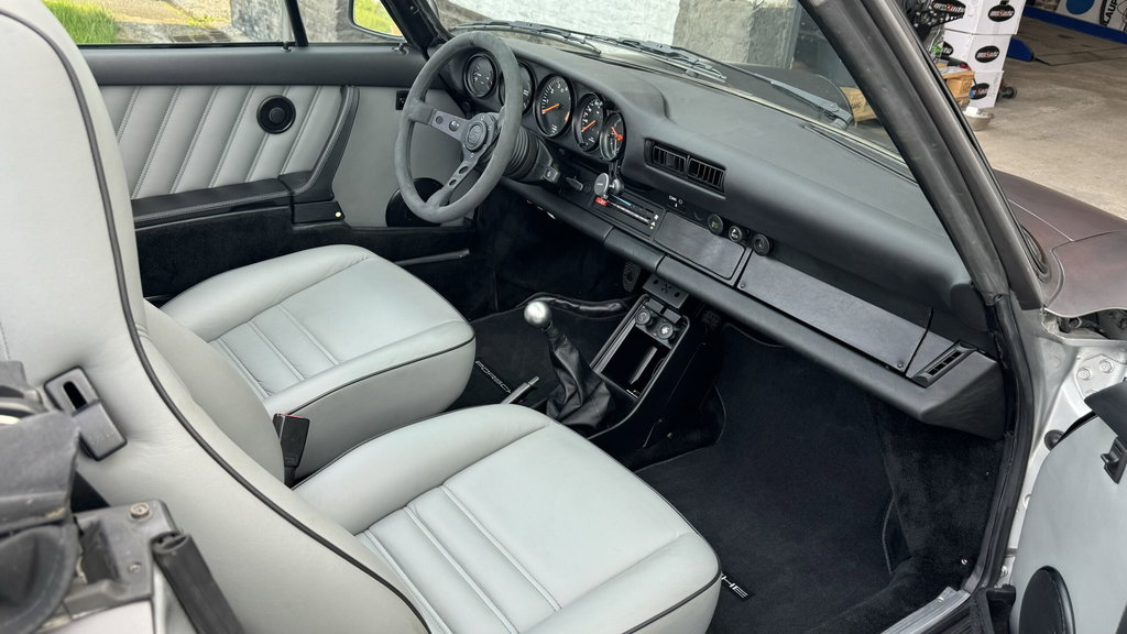 Porsche 911 Carrera 3.2 (US)