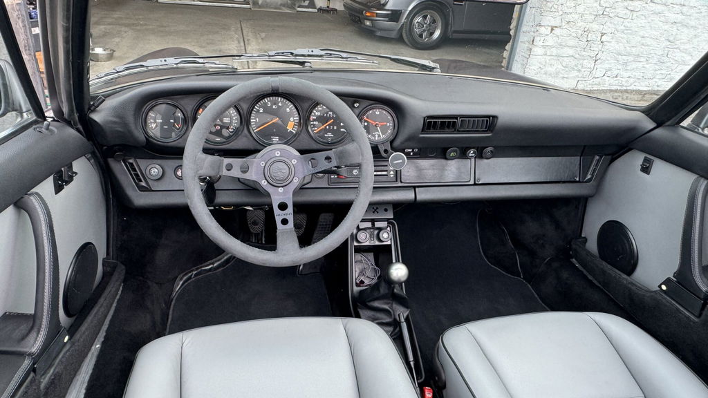 Porsche 911 Carrera 3.2 (US)