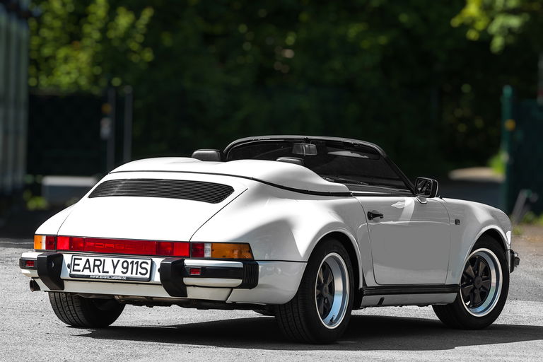 Porsche 911 Carrera 3.2 Speedster