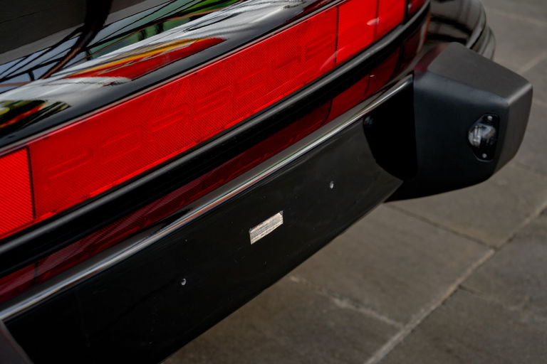 Porsche 911 Carrera 3.2 (KAT)