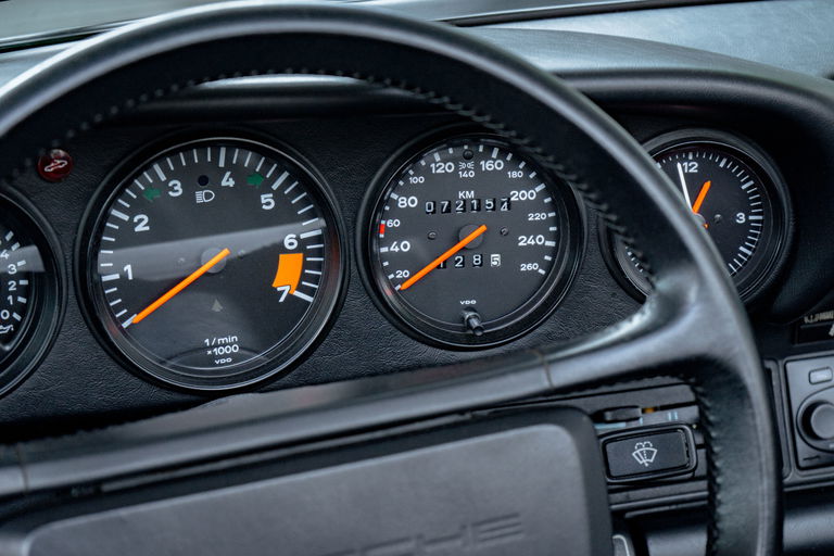 Porsche 911 Carrera 3.2 (KAT)