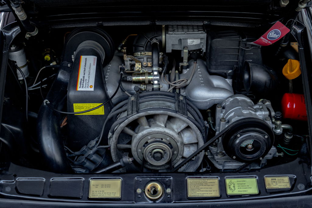 Porsche 911 Carrera 3.2 (KAT)