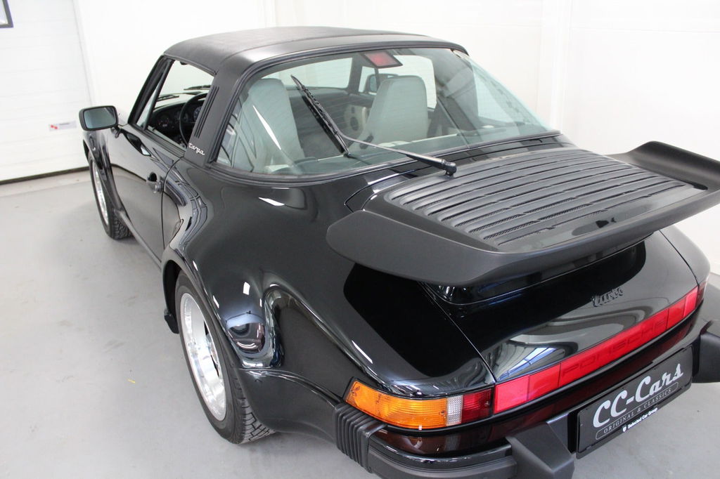 Porsche 911 Turbo 3.3 (US)