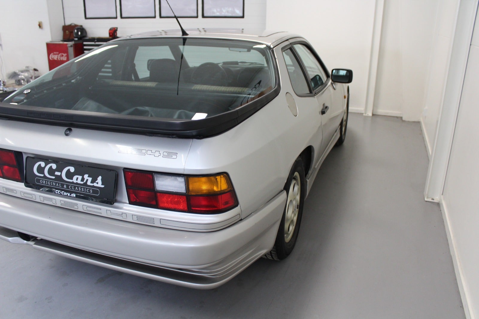 Fページ　924 Porsche 924 S 1986 - elferspot.com - Marketplace for Porsche