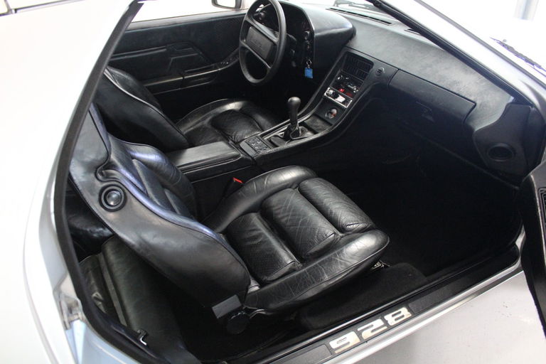 Porsche 928 S