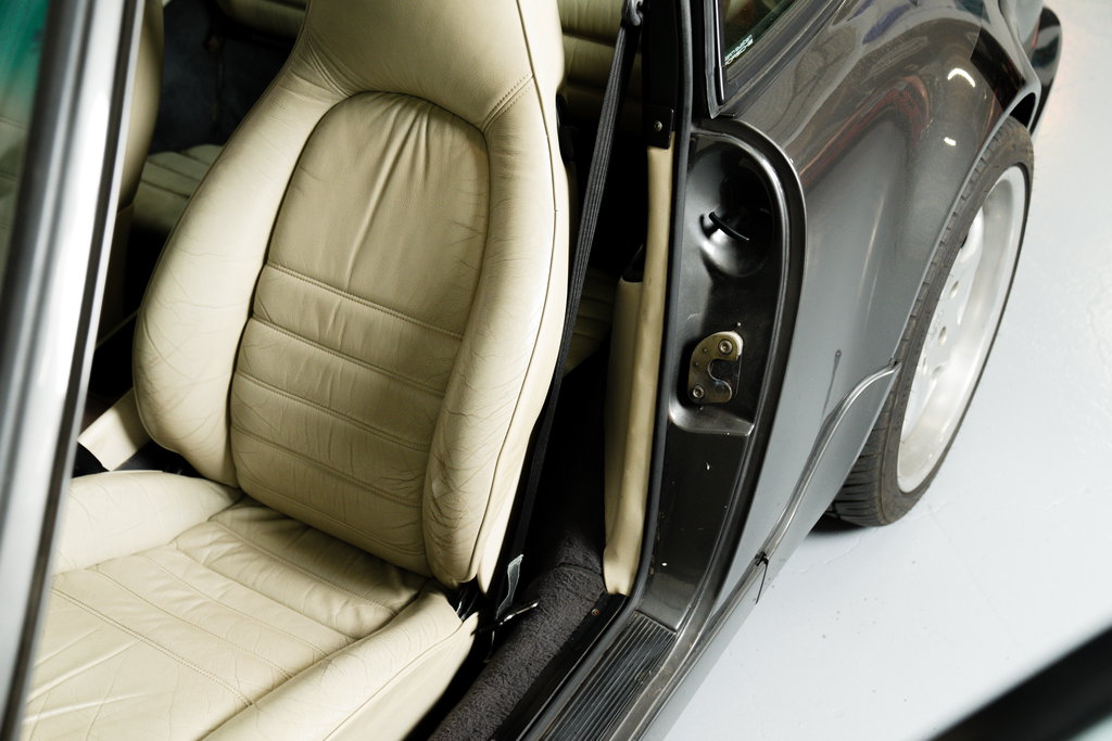 Porsche 964 Carrera 4