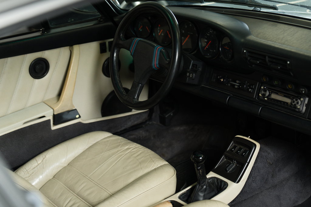 Porsche 964 Carrera 4