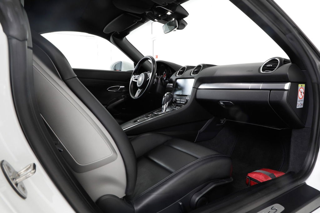 Porsche 718 Boxster S