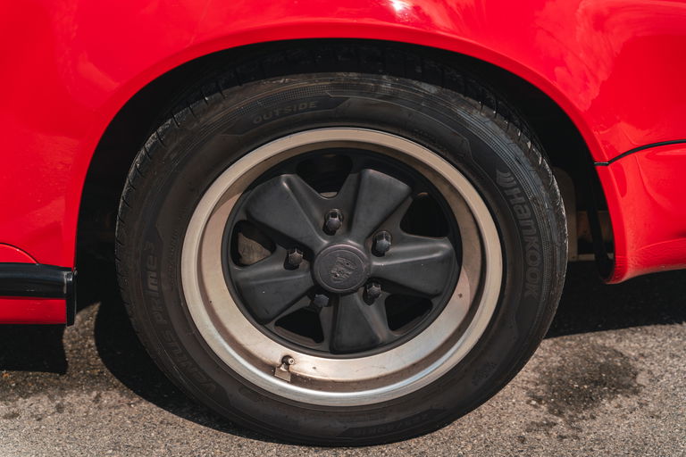 Porsche 911 Carrera 3.2 (US)