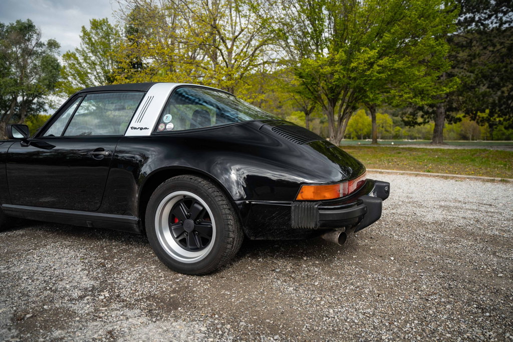 Porsche 911 Carrera 3.2