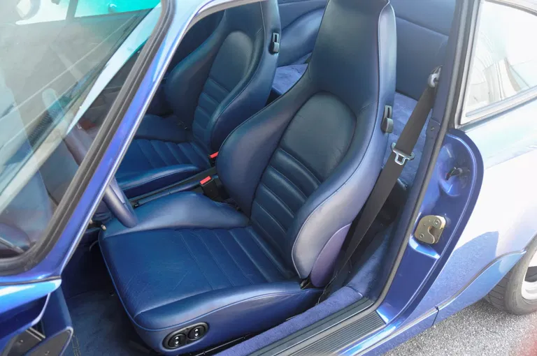 Porsche 964 Carrera 4