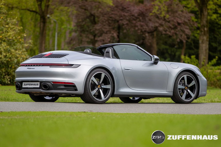 Porsche 992 Carrera